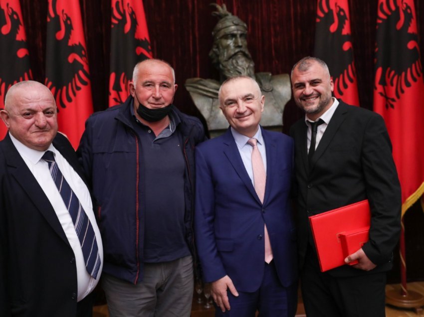 Meta vlerëson Shoqatën Kombëtare “Skënderbegasi” me Dekoratën “Nderi i Kombit”: Simbol i krenarisë