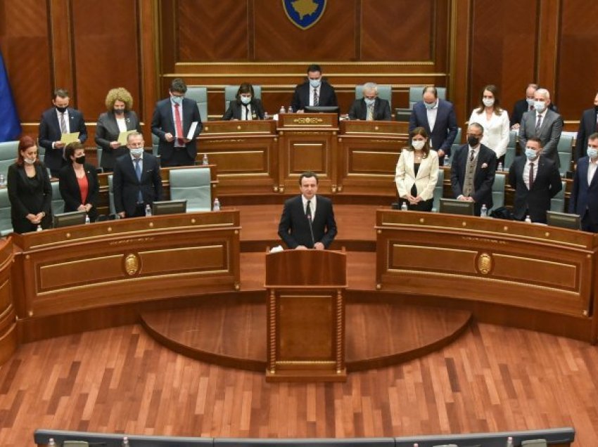 Shefi i Grupit Parlamentar të PDK-së kritikon punën e qeverisë Kurti: S’po kemi kujt t’i bëjmë opozitë