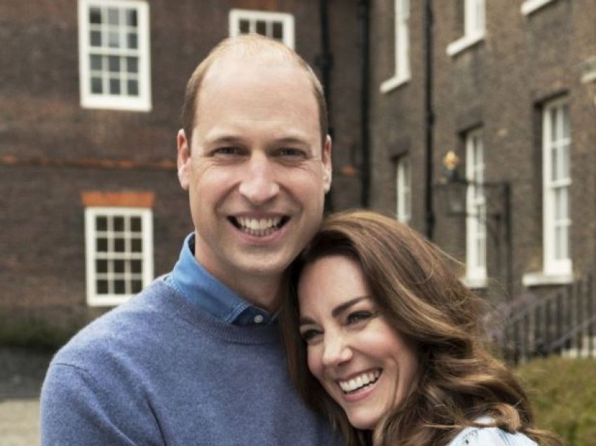 10 vite të martuar, Kate Middleton dhe Prince William ndajnë videon e rrallë familjare