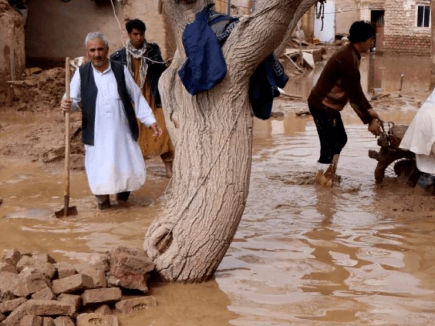 Të paktën 14 persona vdesin nga vërshimet në perëndim të Afganistanit
