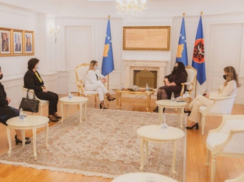 ​Osmani takohet me një delegacion të Shoqatës së Mamive të Kosovës