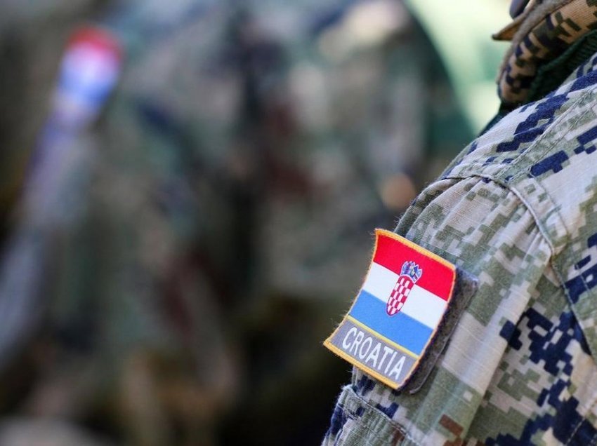 Mediat në Serbi e quajnë “provokim të ashpër” paralajmërimin e ndërtimit të bazës ushtarake kroate në Kosovë