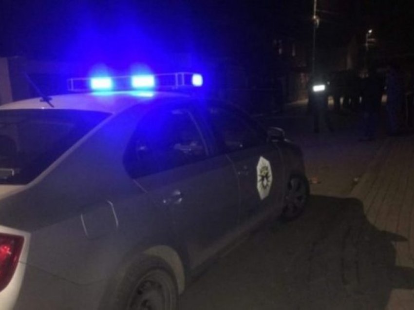 Një i mitur në Gjakovë pëson vetaksident me motoçikletë