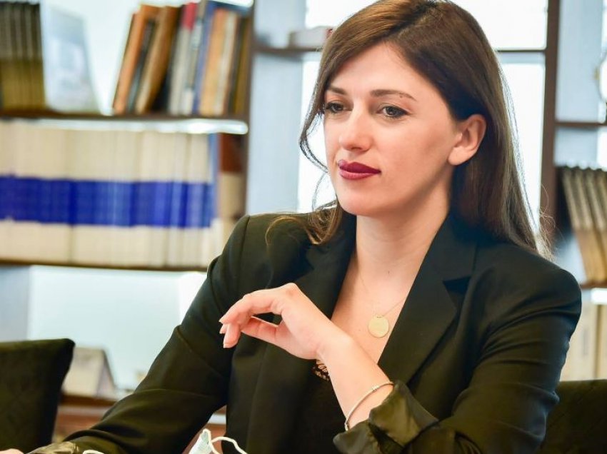 Albulena Haxhiu i kundërpërgjigjet akuzave të KPK-së: Asnjëherë nuk do t`i mbyllë sytë