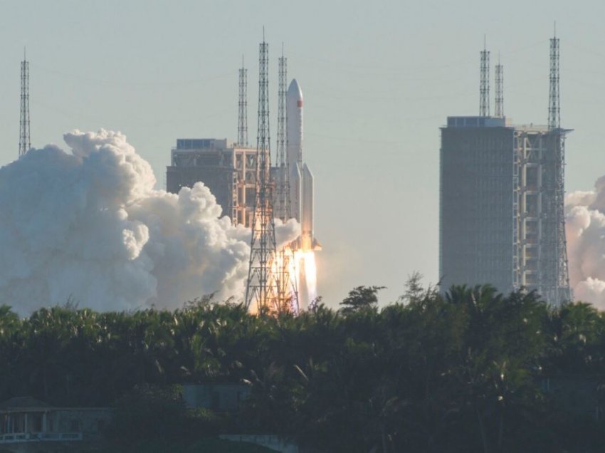 SHBA-ja nuk planifikon ta rrëzojë raketën kineze gjatë kthimit në Tokë