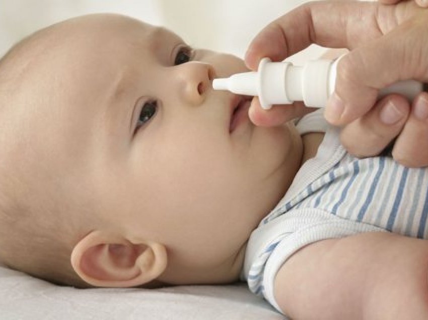 Si mund ta ndihmoni foshnjën kur ka hundët e bllokuara?
