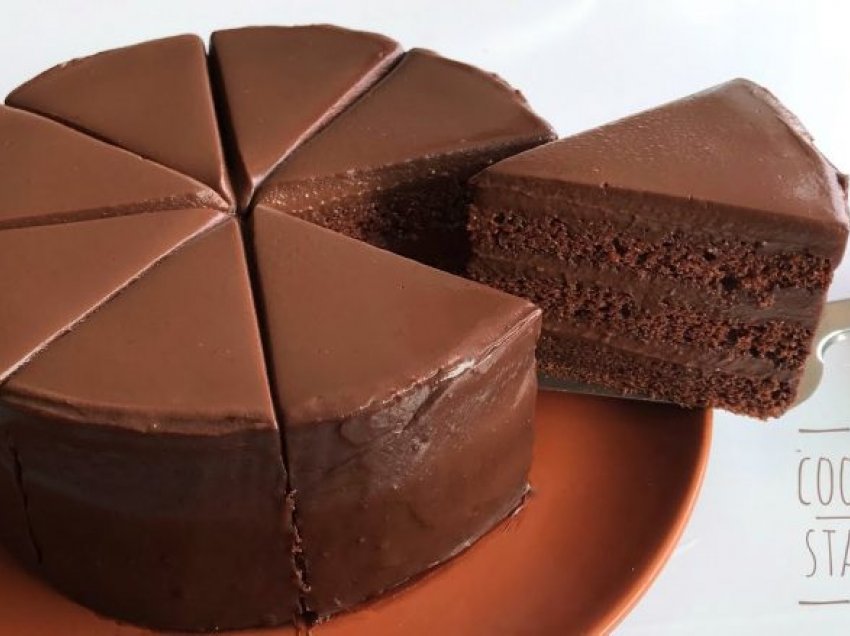 Tortë me më shumë çokollatë: Ka shije të mrekullueshme!
