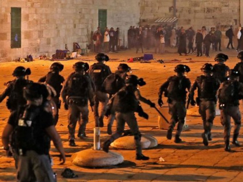 Përshkallëzohet dhuna në Jerusalem, rreth 300 të plagosur pranë xhamisë Al-Aqsa