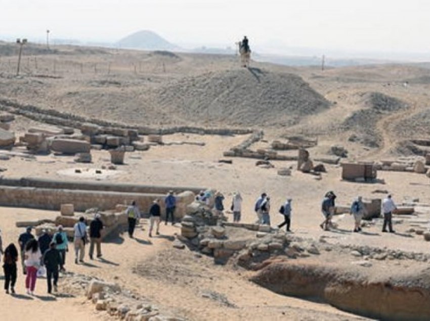 ​Zbulohen në Egjipt 250 varre 4.200 vjeçe
