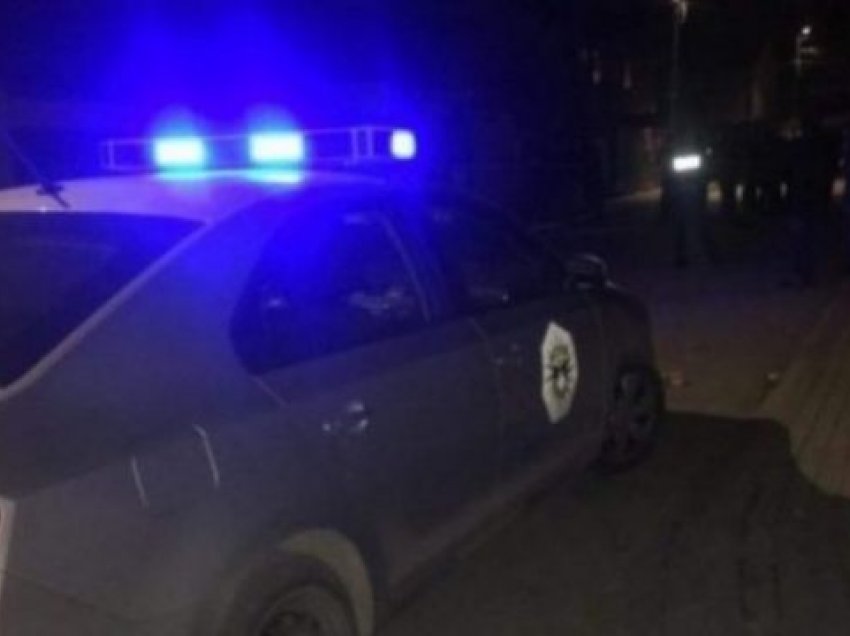 Vdes fëmija që u godit nga vetura në Gjakovë