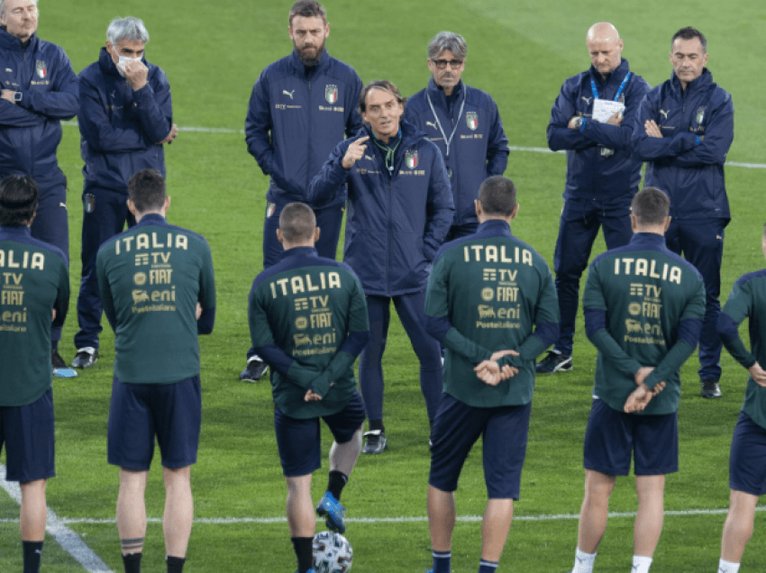 Mancini paralajmëron rivalët