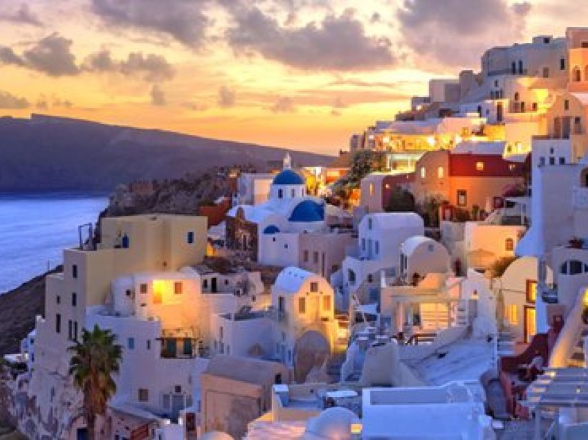 Borxhi publik kapërcen 200 për qind, Greqia mban shpresën te turistët