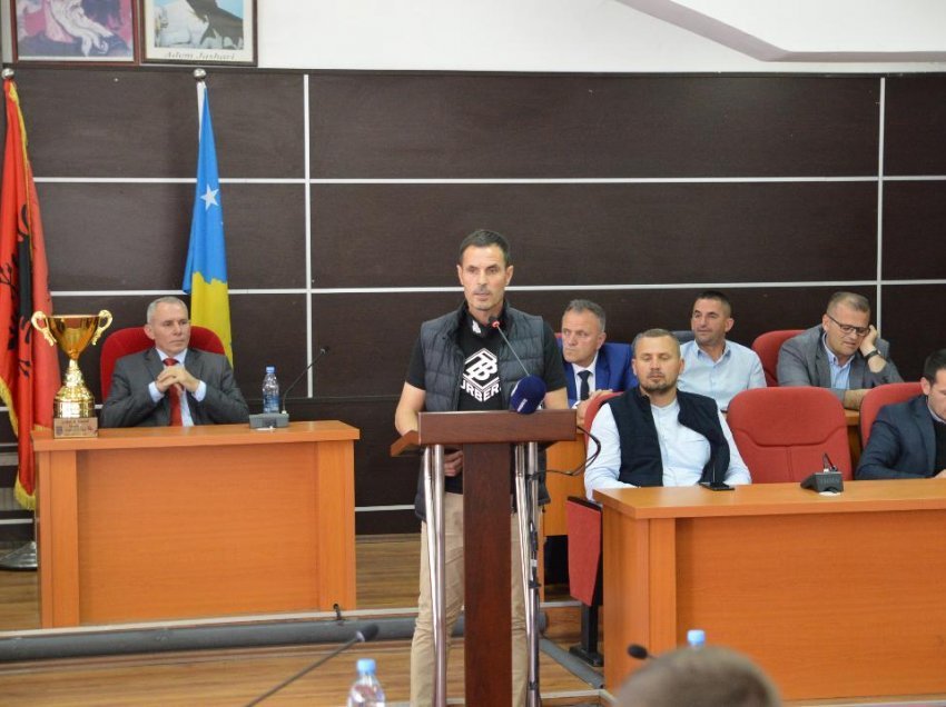 Berisha priti në takim përgëzues kampionet FC Malishevën