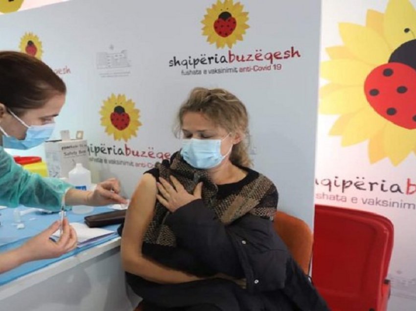 Vaksinimi në Korçë dhe Pogradec/ Mungojnë vaksinat kineze, pritet lajmërimi se kur do bëhet doza e dytë