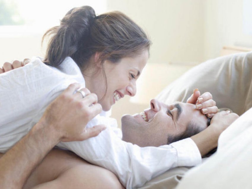 Psikologët thonë se këto 7 shenja tregojnë që ju jeni martuar me personin e duhur