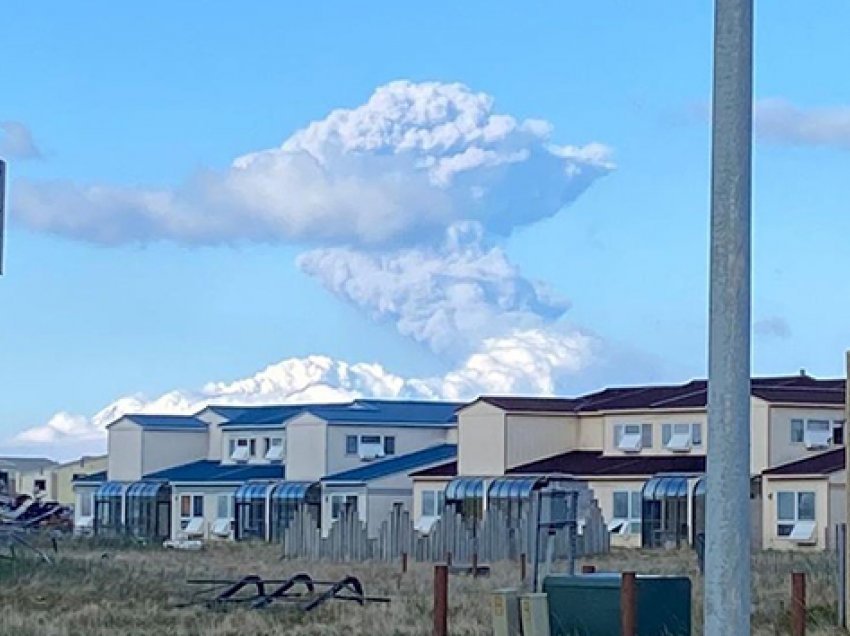 Shpërthen vullkani në gadishullin Alaska