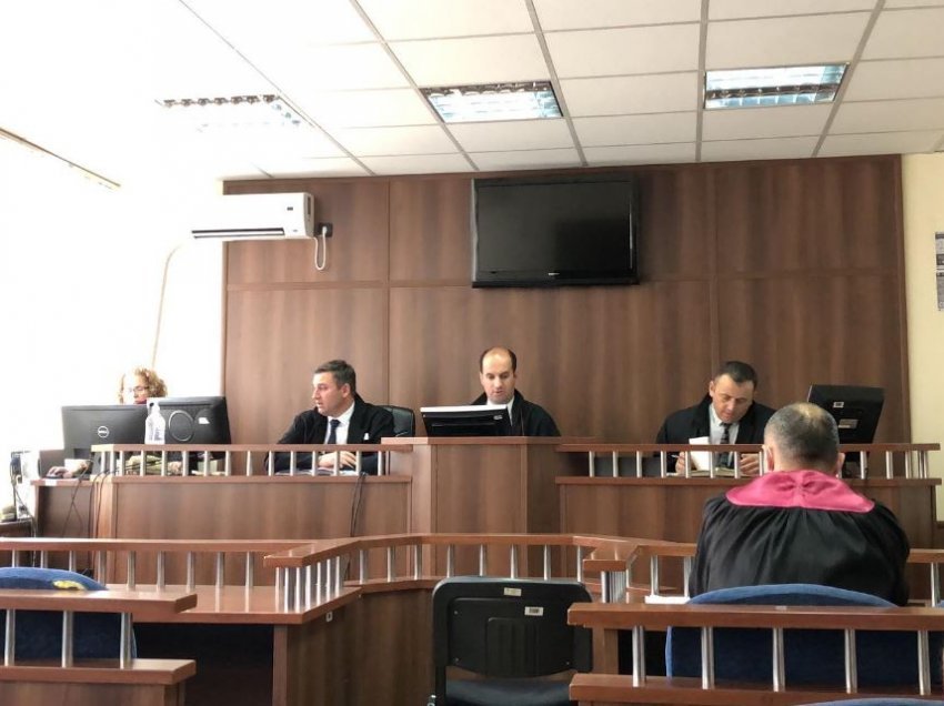 Prokuroria kërkon dënimin e drejtorit të urbanizmit në Gjakovë dhe bashkëpunëtorit profesional, mbrojtja lirimin e tyre