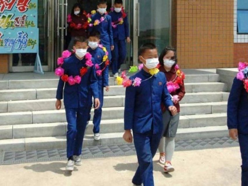 Koreja e Veriut thotë se fëmijët jetimë punojnë vullnetarisht në miniera dhe ferma