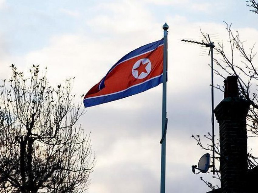 Koreja Veriore thotë se jetimët po kryejnë punë vullnetare në miniera