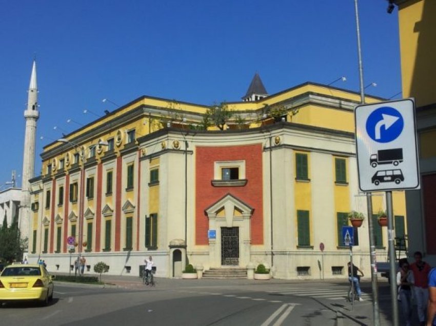 Bashkia e Tiranës: Aboneja e përgjithshme hiqet vetëm 3 muaj nga qarkullimi, sërish në shitje në Shtator