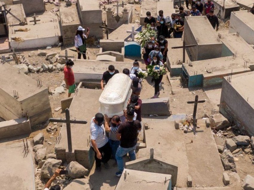 Peru trefishon numrin e të vdekurve nga Covid 