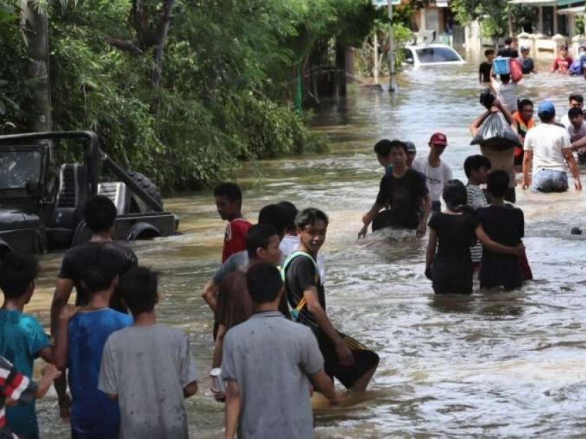 6 viktima nga reshjet e dendura në Indonezi