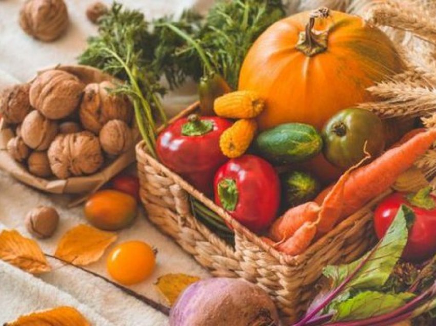 Frutat dhe perimet që duhet t'i keni në tryezë gjatë muajit nëntor