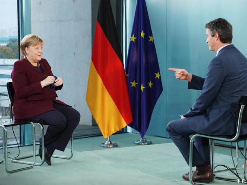 Merkel: Politika ndaj refugjatëve dhe pandemia ishin për mua sfida të mëdha