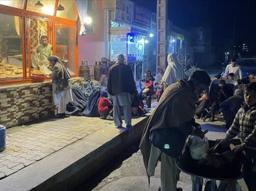Gjendje katastrofike në Afganistan, qytetarët luten për bukë para furrave
