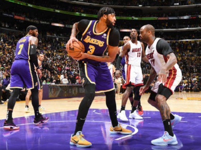 ​NBA/ Lakers mposhtin Miamin pas vazhdimeve