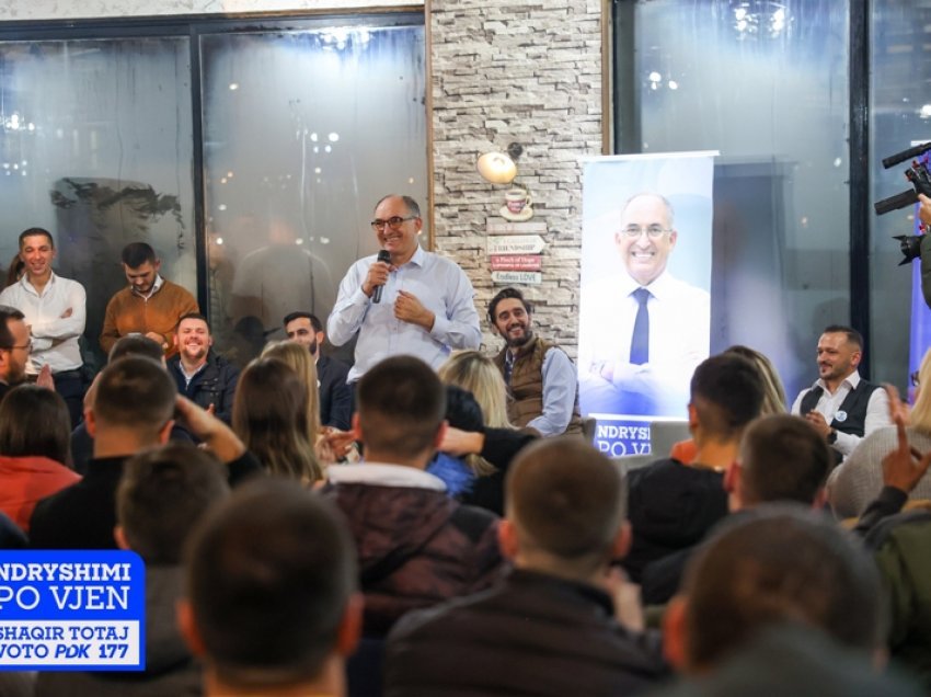 Shaqir Totaj takim madhështor me rininë në Prizren: Ndryshimi po vjen për ju