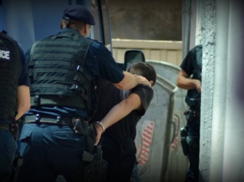 Arrestohen dy persona në Ferizaj, të dyshuar për vjedhje