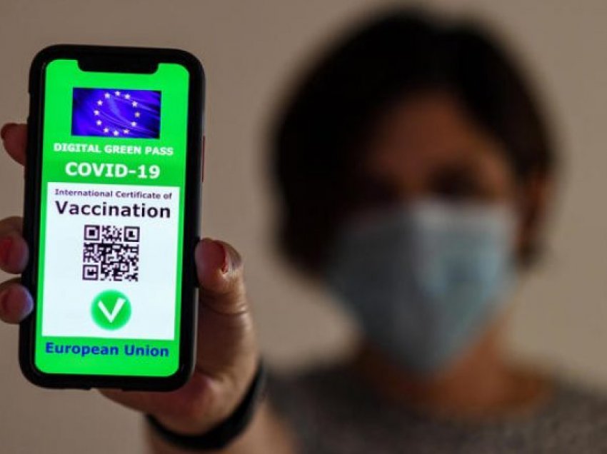 Maqedoni: Nga nesër do të kërkohet certifikata për dy doza vaksine për të hyrë në ambiente hotelerike