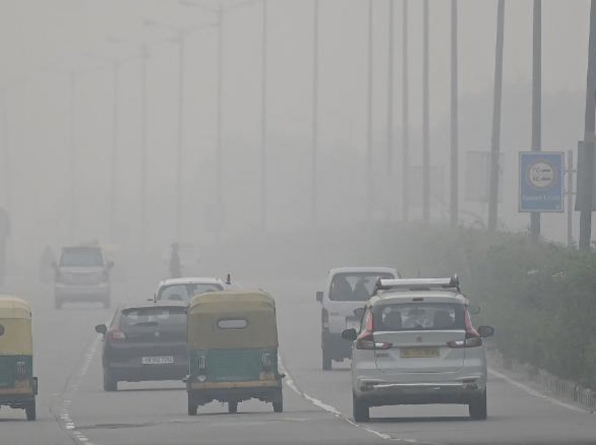 New Dehli, mbyllen shkollat si pasojë e ajrit të ndotur