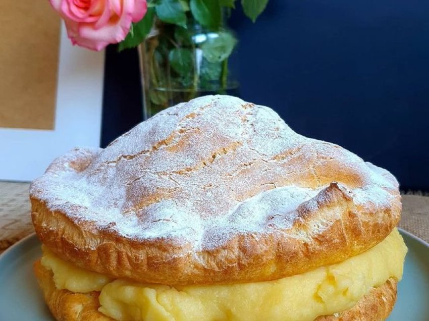 Karpatka, ëmbëlsira e famshme polake që po e gatuajnë të gjithë në Instagram