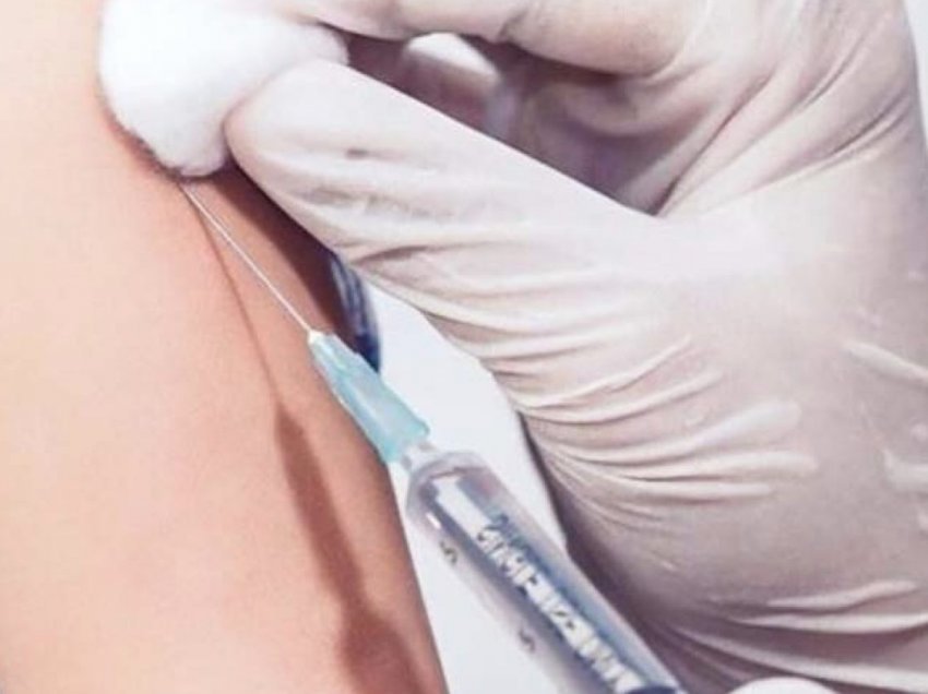 Dhimbja e krahut pas administrimit të vaksinave antiCOVID: Pse ndodh dhe çfarë duhet të bëni?