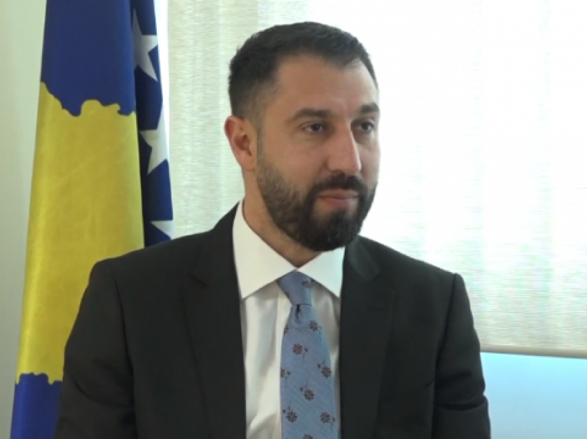 Ministri Elbert Krasniqi: Zgjidhja për lëmoshë kërkuesit jo e lehtë për t’u arritur