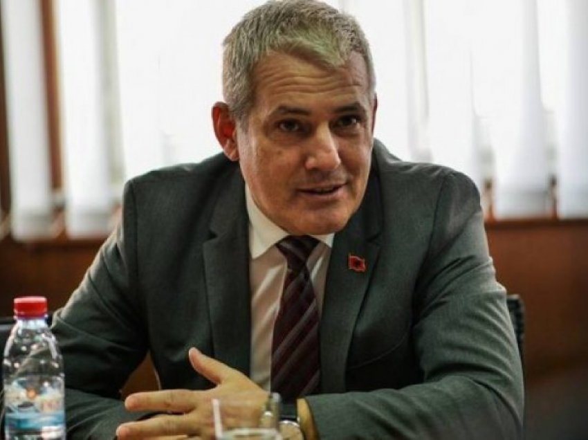 Mos aplikimi i Kosovës në INTERPOL, vjen një kërkesë për ministrin Xhelal Sveçla