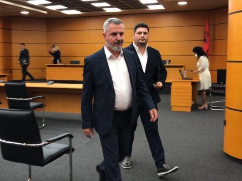 Pse “ngeci” në veting Prokurori i Vlorës, për apartamentin që ia kishte dhuruar vjehrri…