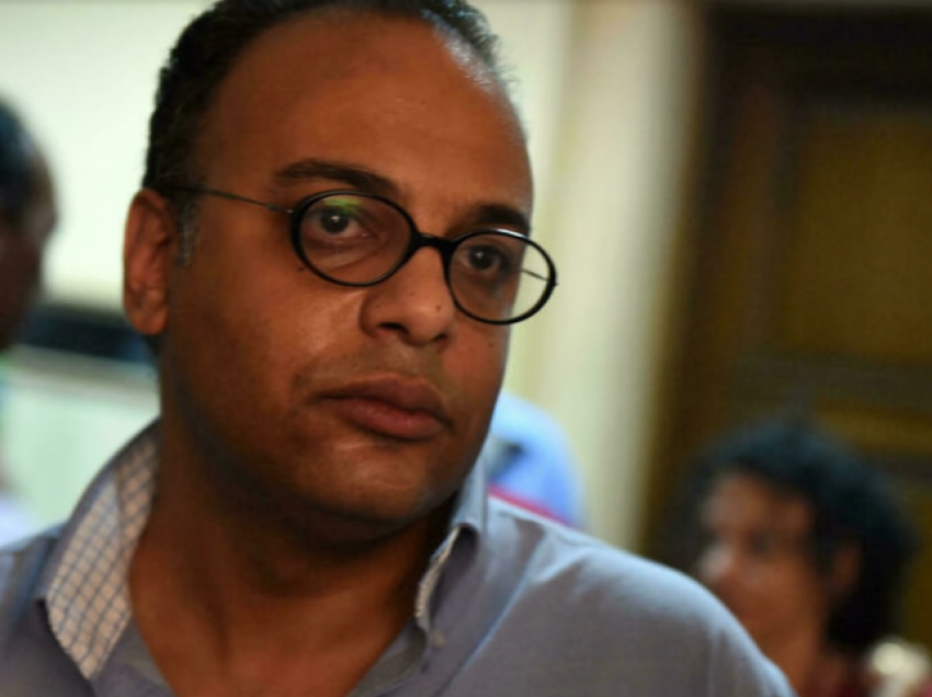 Aktivisti egjiptian për të drejtat e njeriut gjobitet për postime 'fyese' në internet