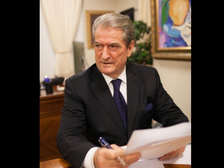 “Do t`i duket lule fati i Slobodan Millosheviç-it”/Sali Berisha paralajmëron Vuçiqin: Mos luaj me shqiptarët