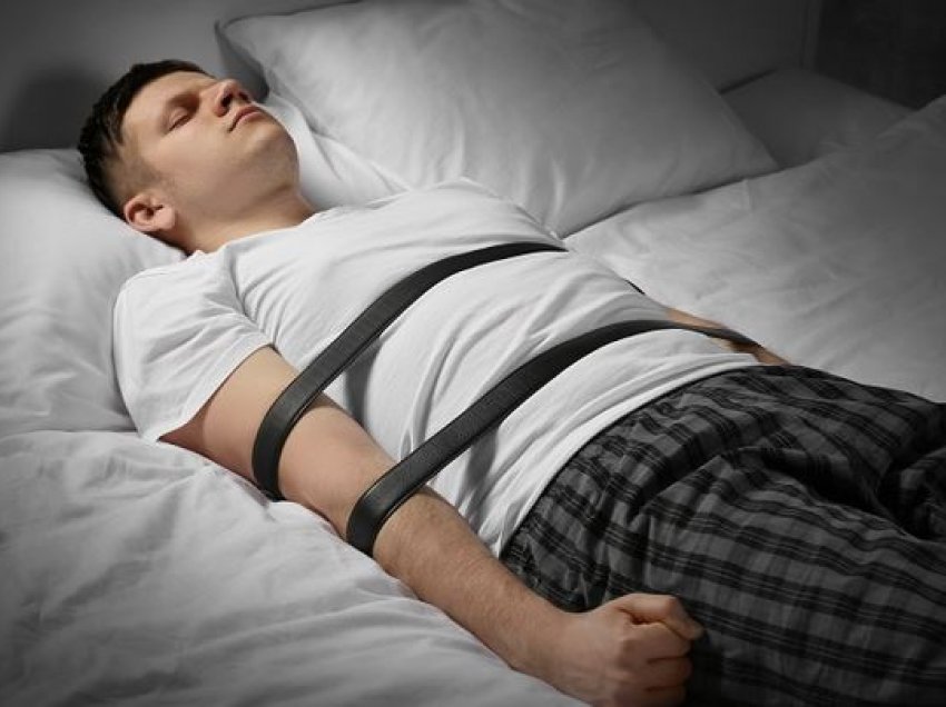 Paraliza e gjumit/ Pse ndodh dhe cilët janë më të rrezikuar