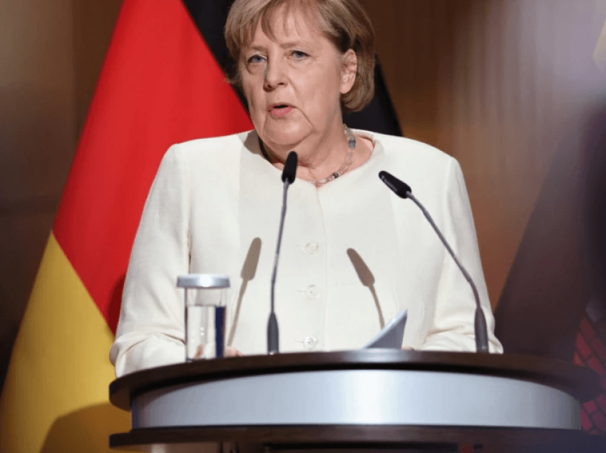 Gjatë një fjalimi emocional, Angela Merkel bën thirrje për tolerancë