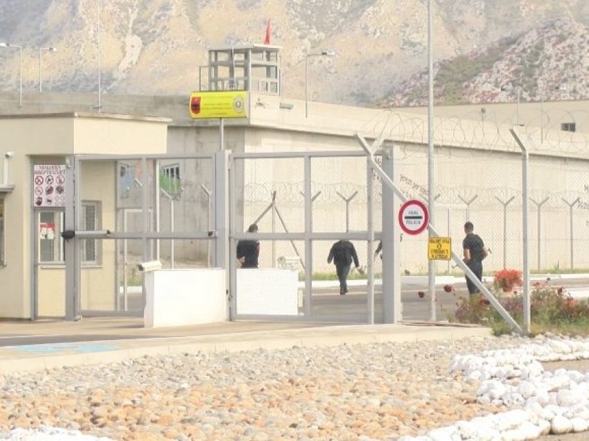 Ministri i Drejtësisë Ulsi Manja pezullon nga detyra dy specialistë-psikologë të burgut në Shkodër