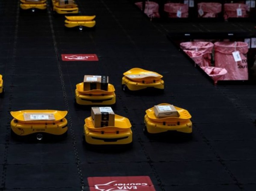 Diçka e re në shërbimin postar të Greqisë: Një flotë robotësh të verdhë që “bëjnë gati për shpërndarje” postën