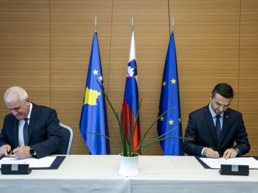 Kosova nënshkruan marrëveshje për bashkëpunim me Slloveninë