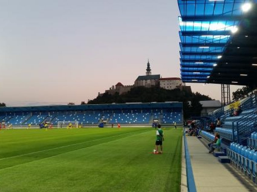 UEFA i beson sërish gjyqtarëve shqiptarë