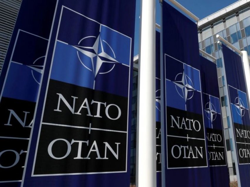 NATO dëbon tetë diplomatë rusë, i menjëhershëm reagimi nga Kremlini