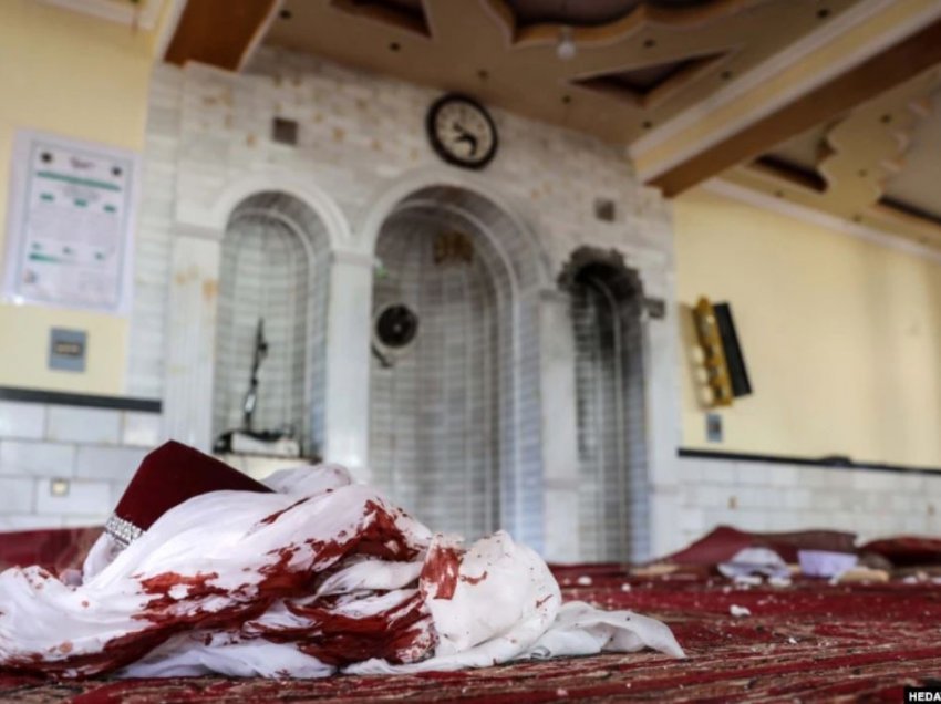 Dhjetëra persona të vdekur nga shpërthimi në një xhami në Afganistan