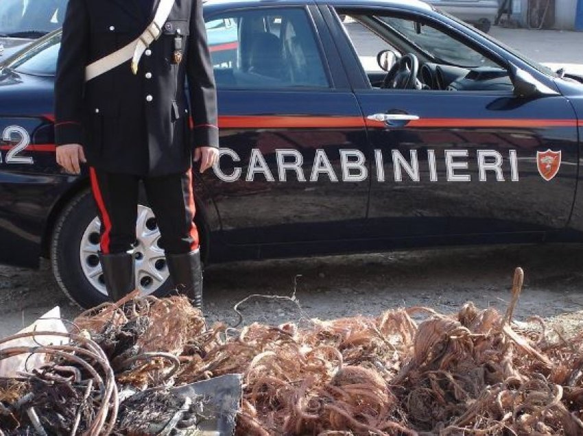Vodhën 60 mijë euro bakër e çelik, arrestohen dy “skifterët” shqiptarë në Itali